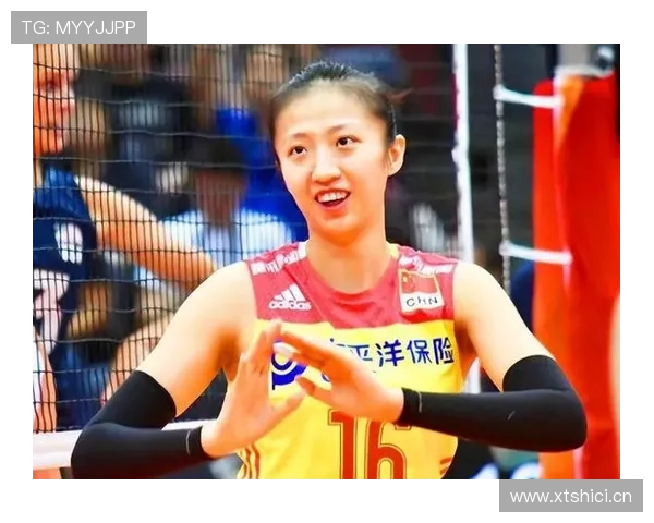 看到丁霞机场拎名牌那一刻，我突然怀疑自己连队服都买不起